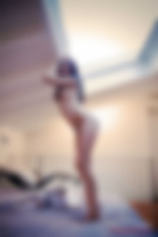 Martina Violet – Pregnant Gymnast, Deep Flexibility & Intense Solo Pleasure