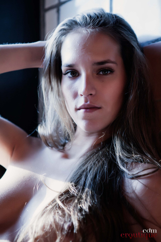 SYLVIE DELUXE: Your Warm Place of Sex